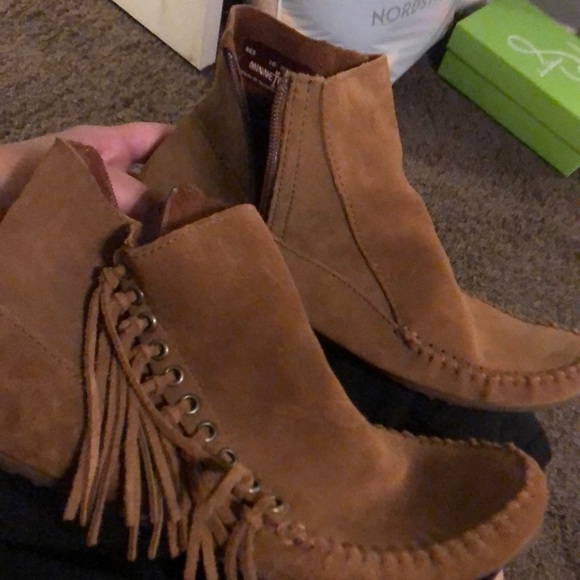 Minnetonka leather fringe booties - Picture 2 of 7